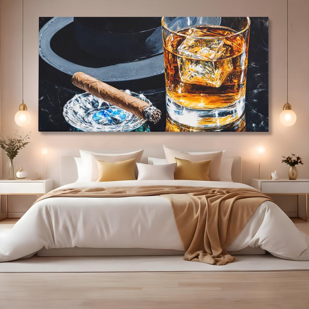 Tablou canvas cu pictura cu pahar de whisky, trabuc si palarie, fara rama, pe sasiu de lemn, pe perete intr-un dormitor
